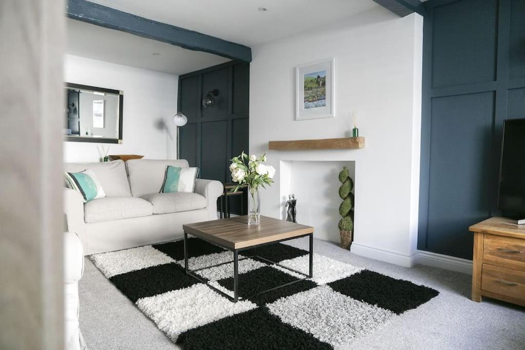Apartment White Deluxe 2 Bedroom