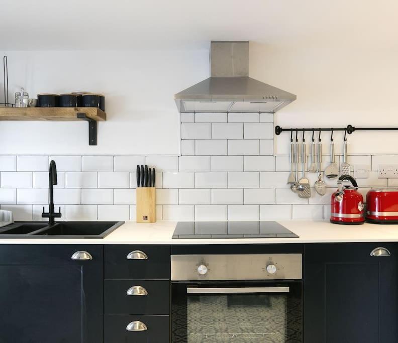 White Deluxe 2 Bedroom Apartment Grassington