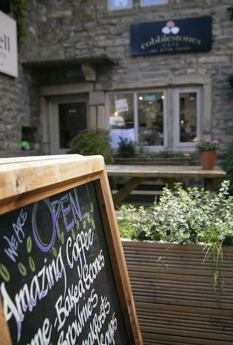 White Deluxe 2 Bedroom Grassington